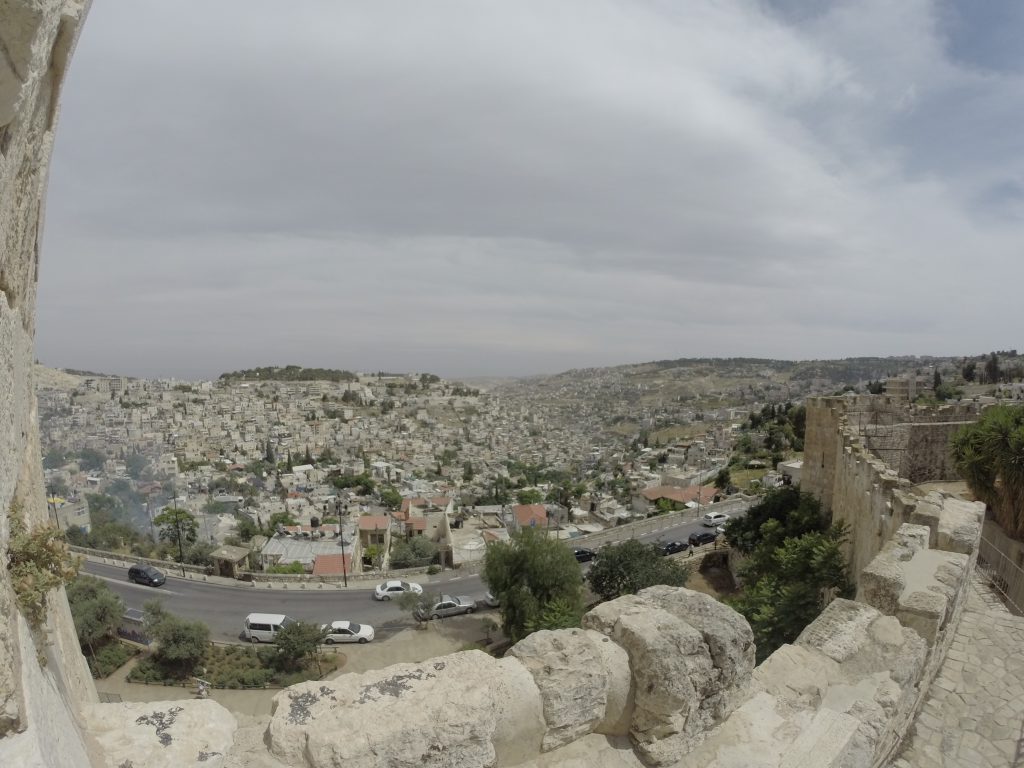 der Blick auf der Mauer auf den Ölberg 